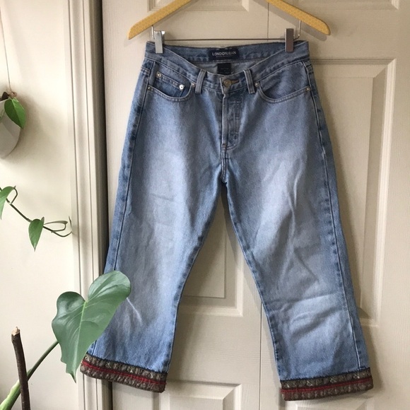 VTG 90s crop jeans with fabric embellishments - Picture 1 of 4